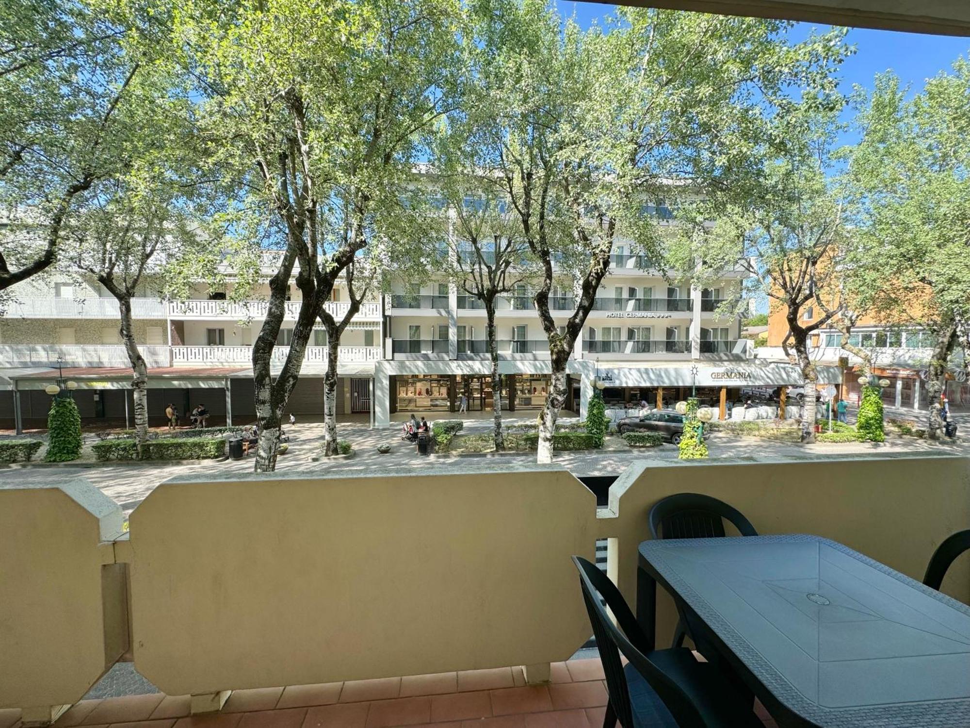 Condominio Bussola Bibione Exterior foto